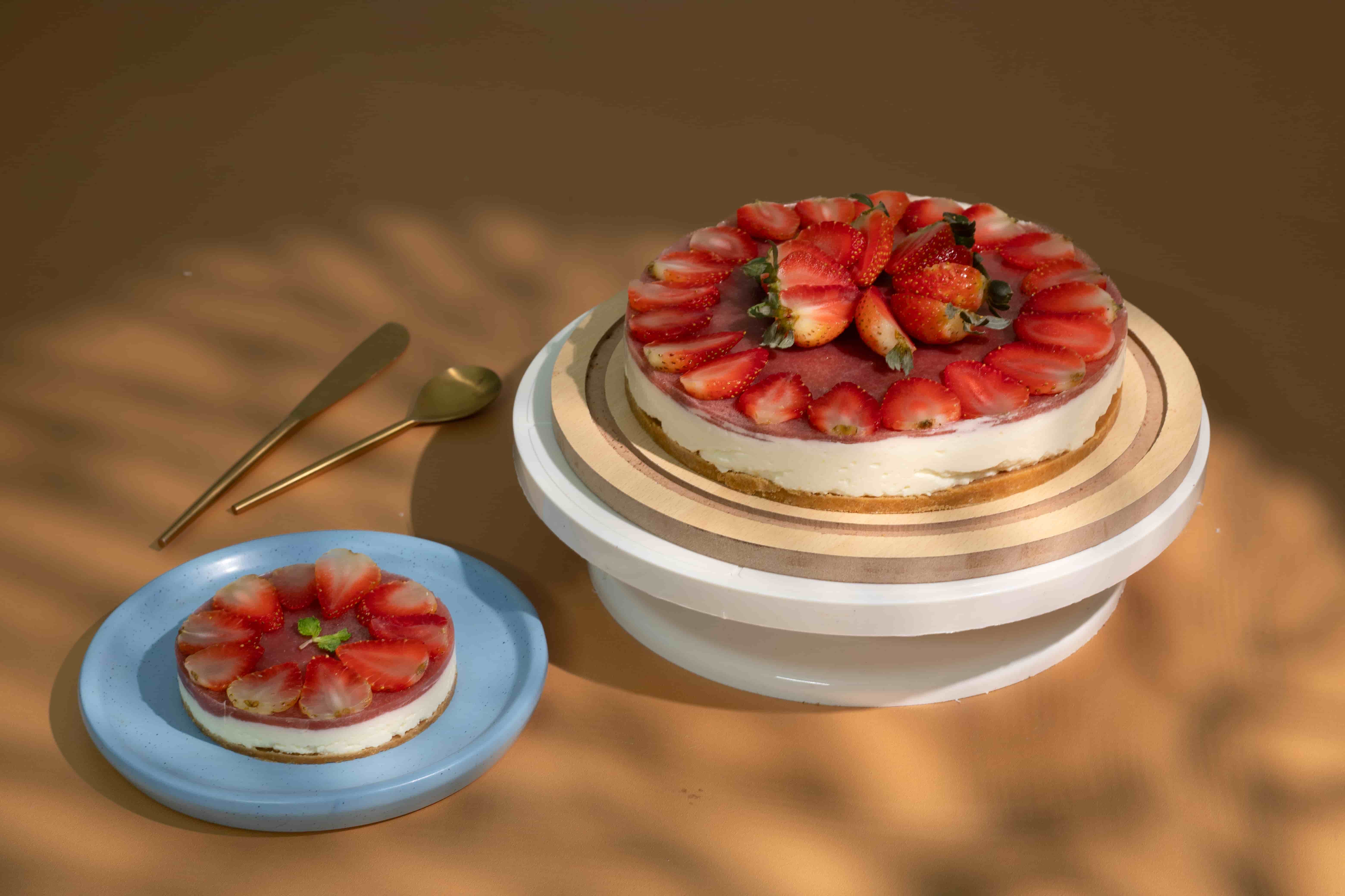 Strawberry chilled cheese cake